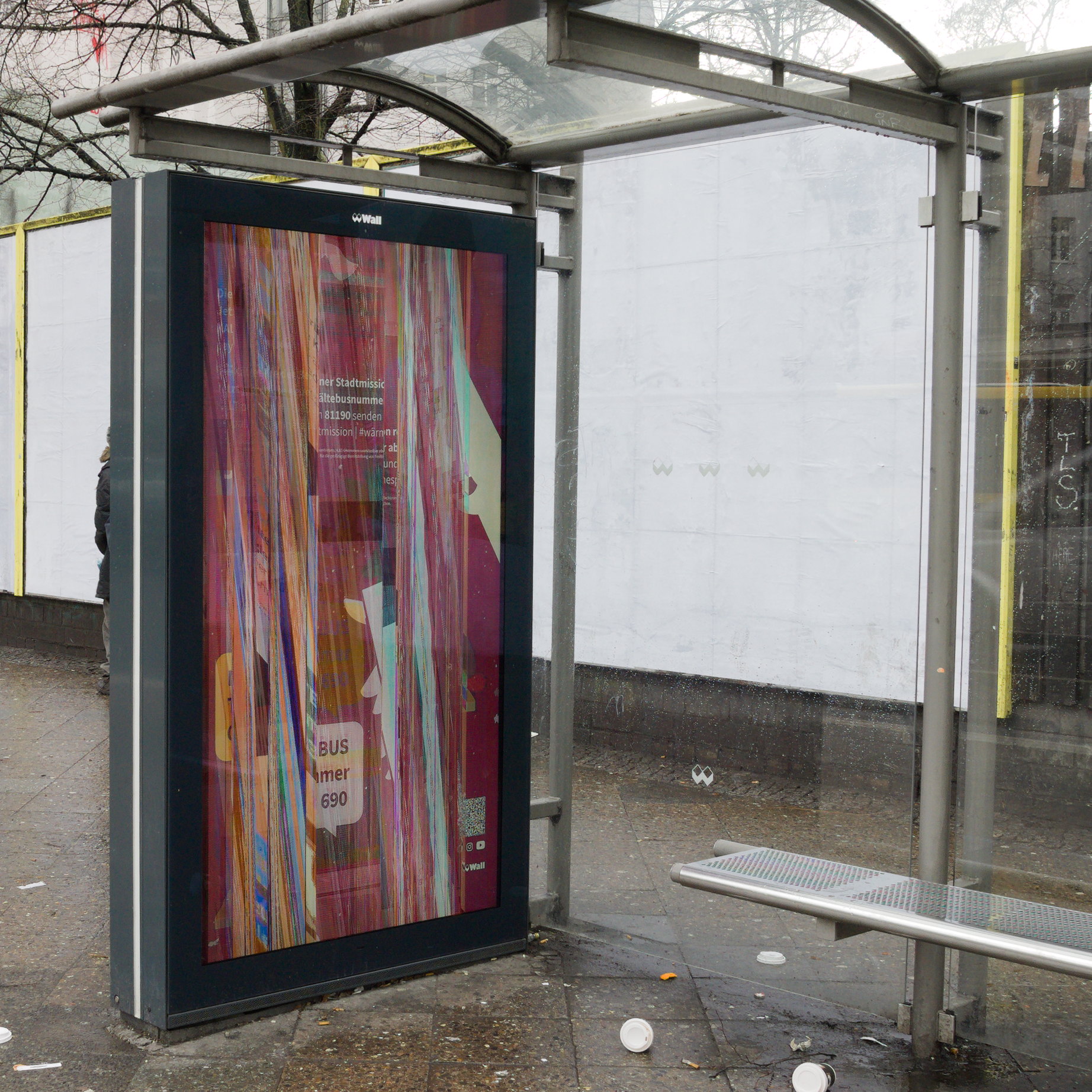 Pantallas disfuncionales-2. Fotografía de autor en Berlín. De la serie 'el soporte' por Ibán Ojea.